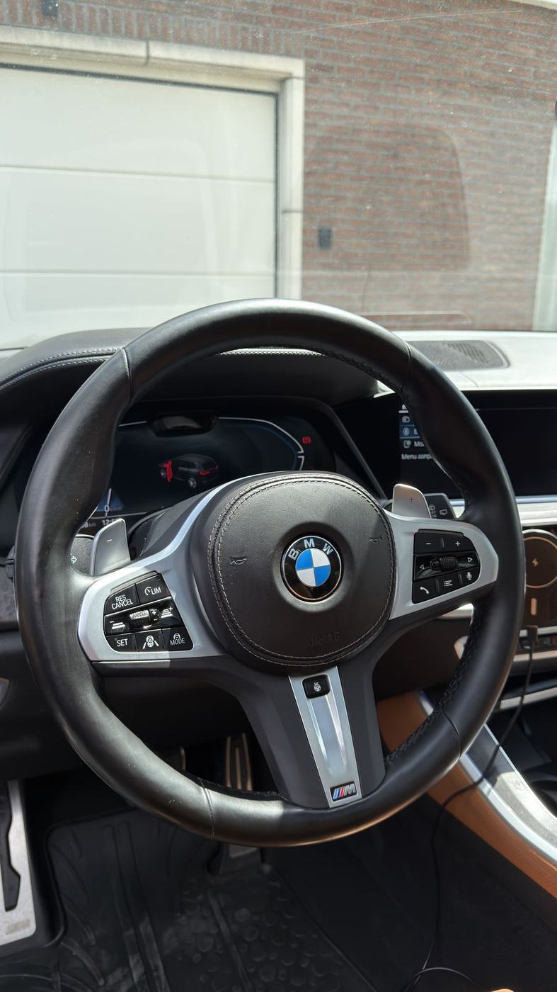 Stuur en dashboard na interieurreiniging