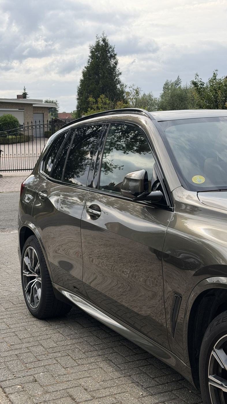 BMW X5 zijkant, glanzend na Expert Detail